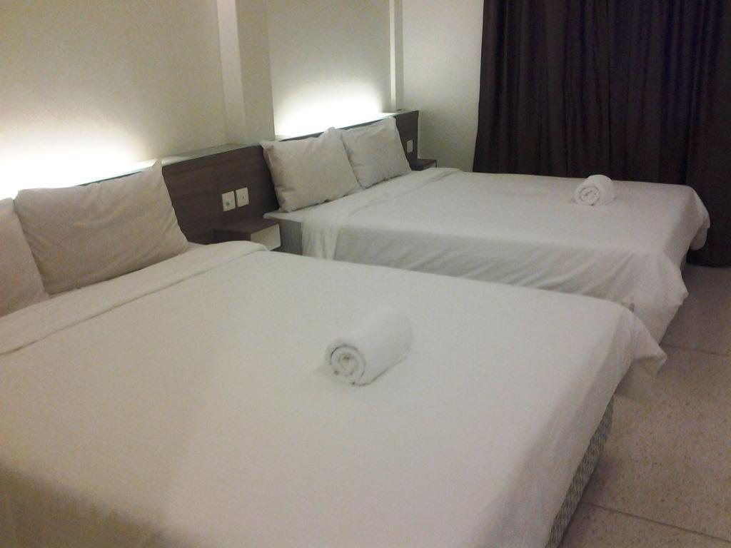 Qish Hotel Malacca Exteriör bild