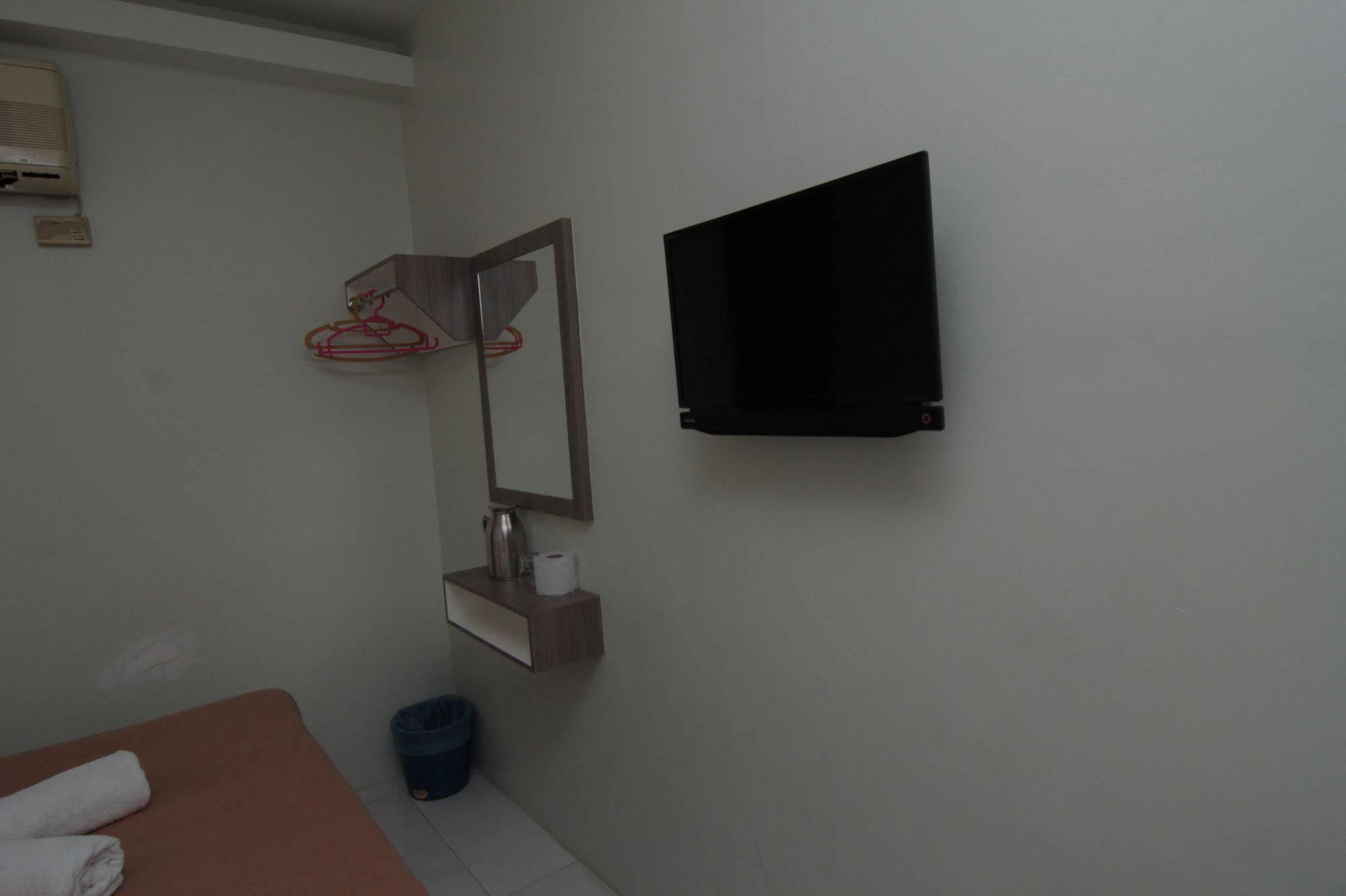 Qish Hotel Malacca Exteriör bild